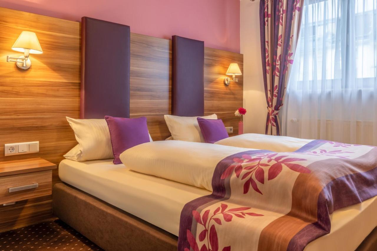 Hotel Altdeutsche Weinstube Rüdesheim am Rhein Esterno foto
