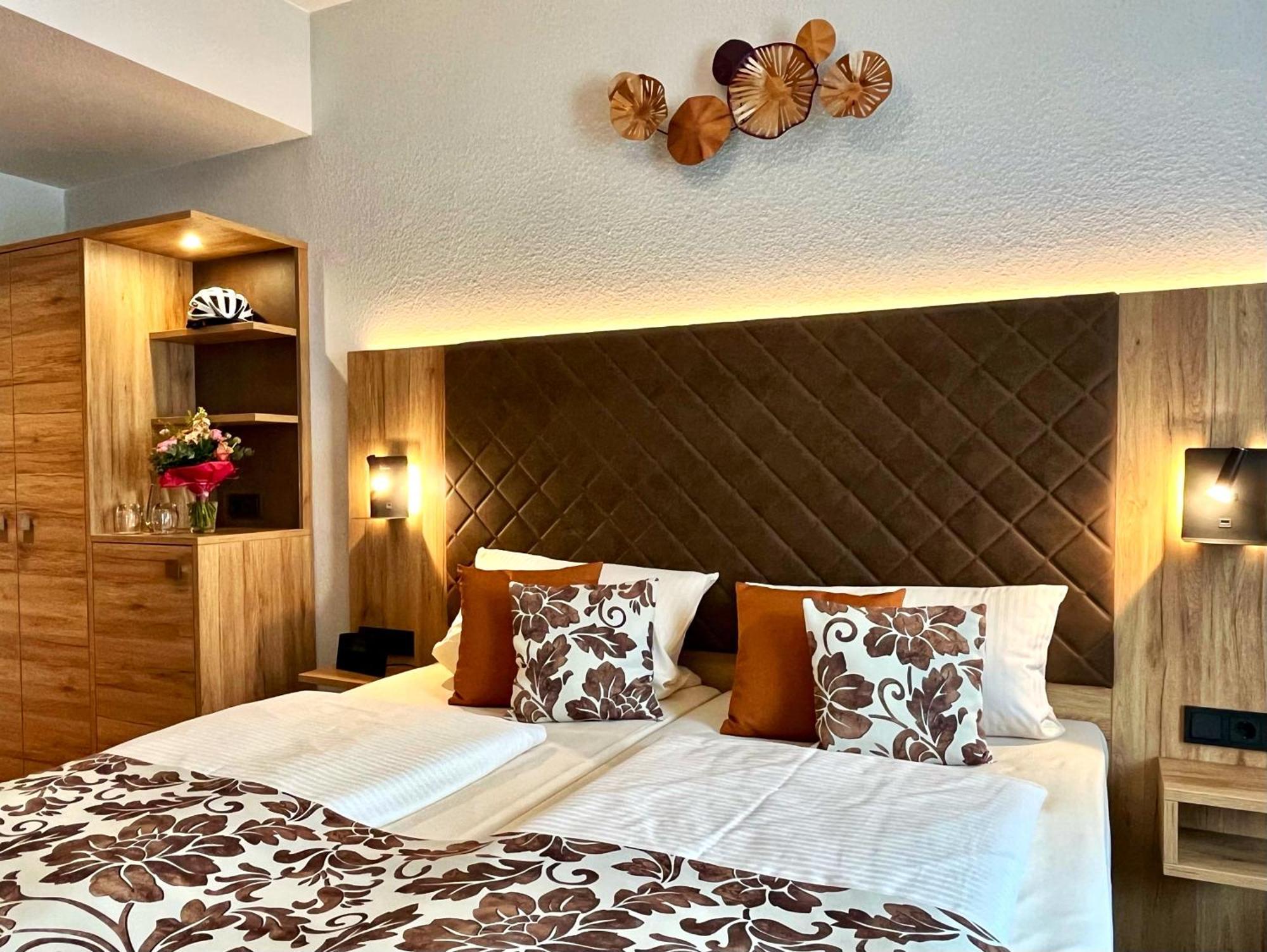 Hotel Altdeutsche Weinstube Rüdesheim am Rhein Esterno foto