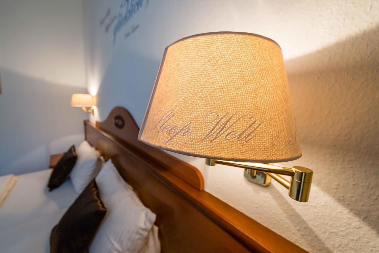 Hotel Altdeutsche Weinstube Rüdesheim am Rhein Esterno foto